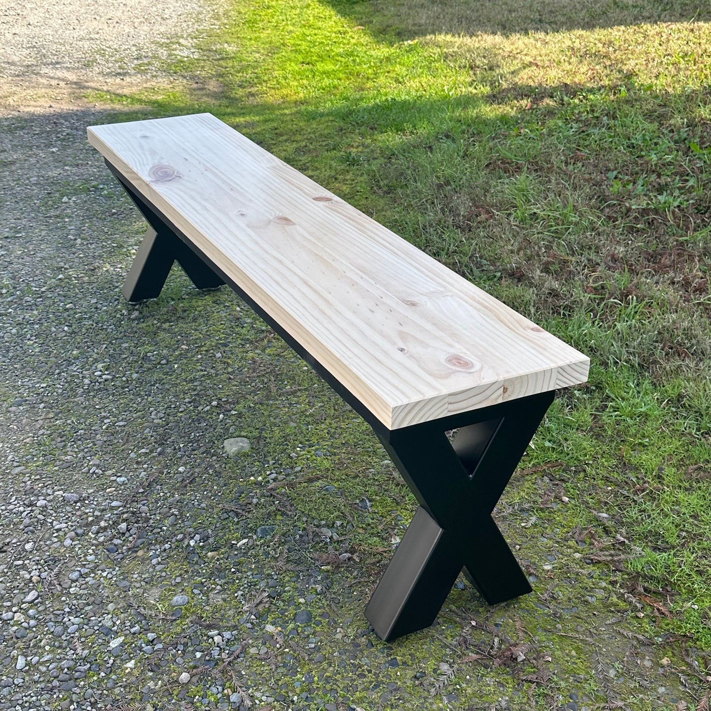 Banca de Madera Natural y Metal en X